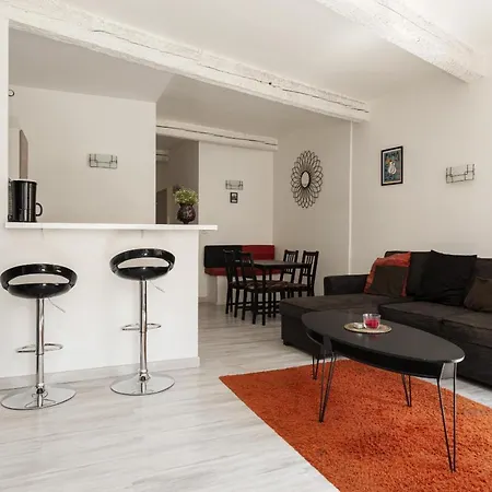 Le 39 2 Rue Trivalle Apartment *